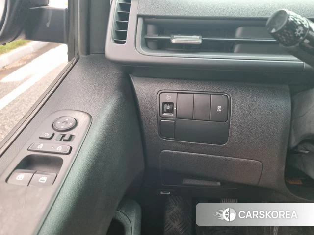Hyundai Staria 2023 Серый из Кореи, фото 4