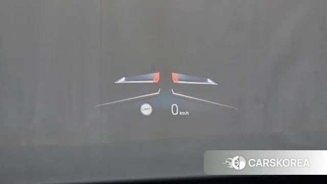 BMW 7 Series (G70) 2025 Светло-серебряный цвет из Кореи, фото 4