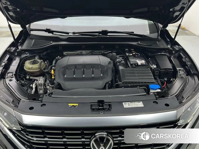 Volkswagen Passat 2022 Черный из Китая, фото 4
