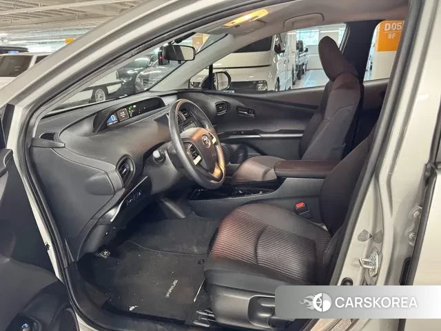 Toyota Prius 4th Generation 2018 Серебристо-серый из Кореи, фото 4