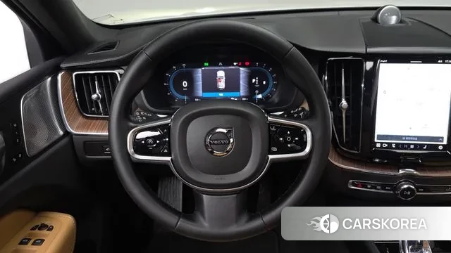 Volvo XC60 second Generation 2023 Белый из Кореи, фото 4