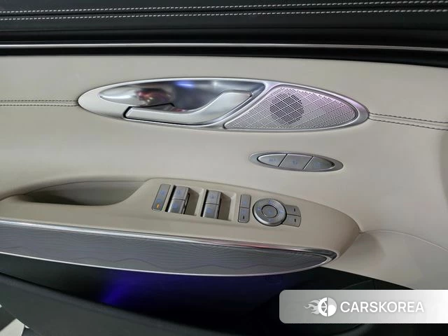 Genesis GV70 2022 Белый из Кореи, фото 4
