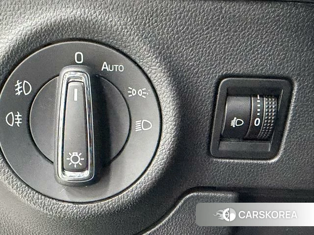 Skoda Krok 2022 Белый из Китая, фото 4