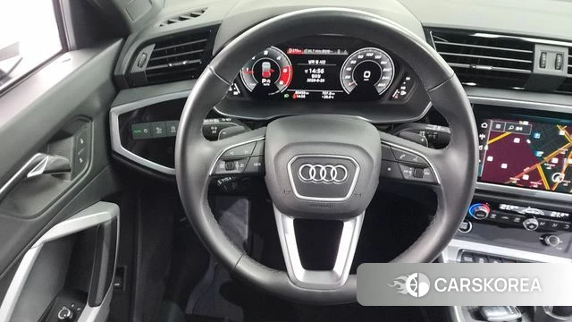 Audi Q3 (F3) 2022 Белый из Кореи, фото 4
