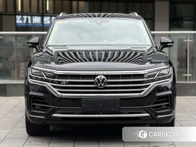 Volkswagen Touareg 2021 Черный из Китая, фото 4