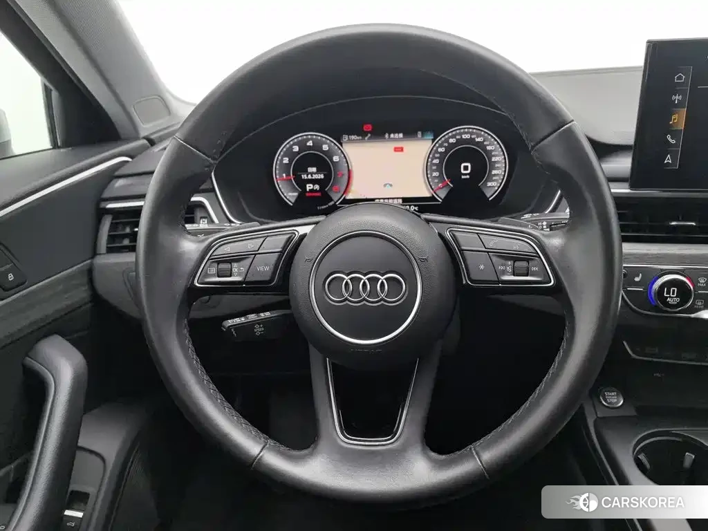 Audi A4L 2022 Silver/gray из Китая, фото 4