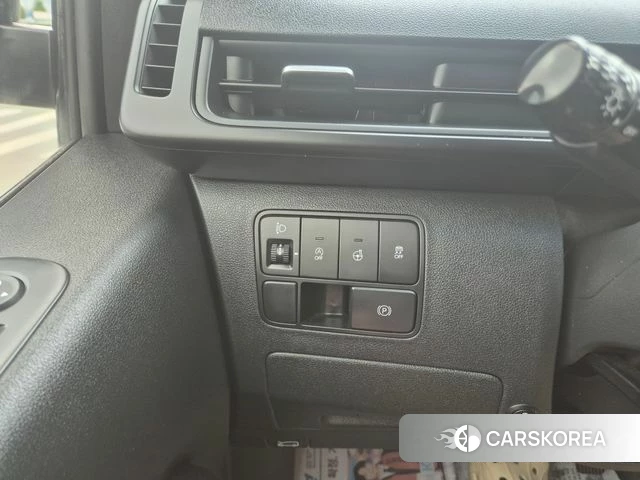 Hyundai Staria 2023 Серебряный из Кореи, фото 4