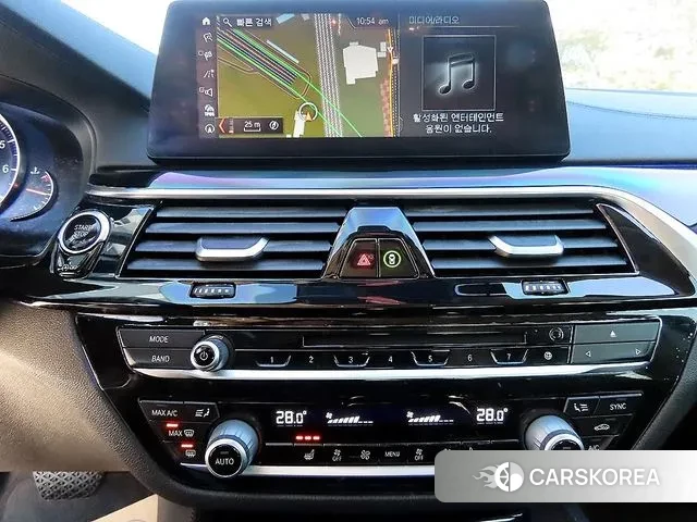 BMW 5 Series (G30) 2018 Белый из Кореи, фото 4