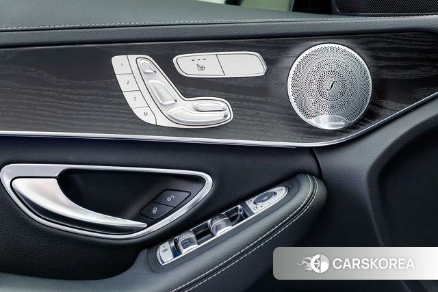 Mercedes-Benz Class C 2022 Белый из Китая, фото 4