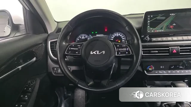 Kia Seltos 2022 Белый из Кореи, фото 4