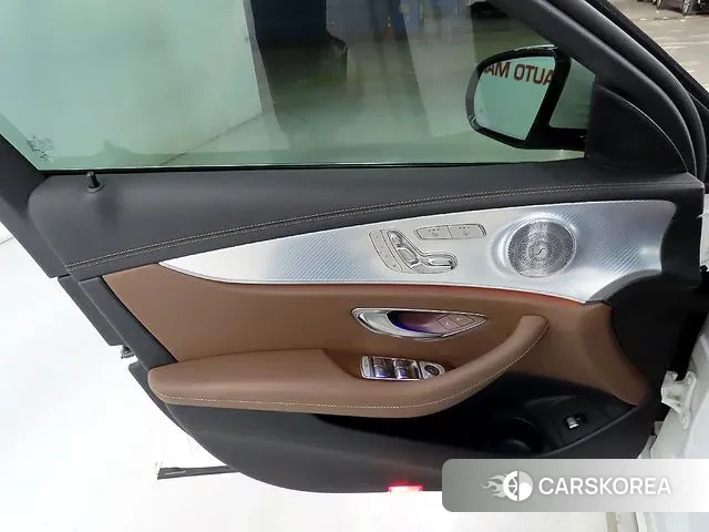 Mercedes-Benz E-Class W213 2021 Белый из Кореи, фото 4