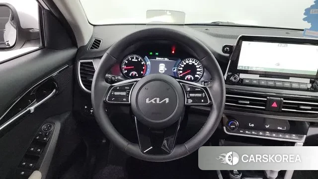 Kia Seltos 2022 Белый из Кореи, фото 4