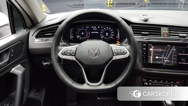 Volkswagen Tiguan second Generation 2022 Белый из Кореи, фото 4