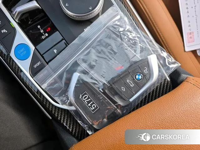 BMW i4 2023 Красный из Кореи, фото 4