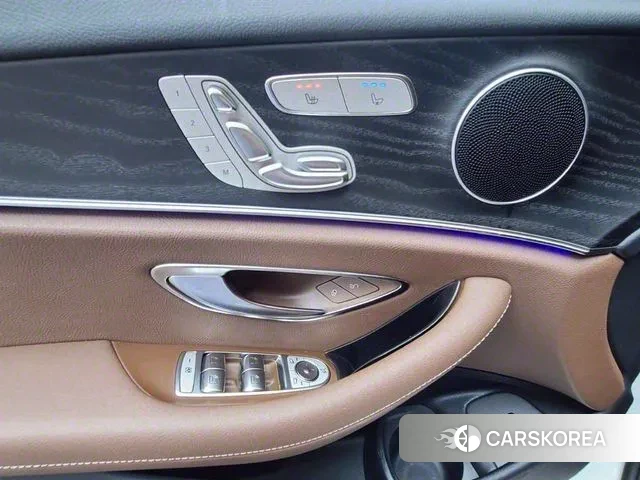 Mercedes-Benz E-Class W213 2021 Белый из Кореи, фото 4