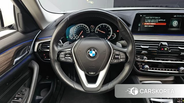 BMW 5 Series (G30) 2018 Белый из Кореи, фото 4