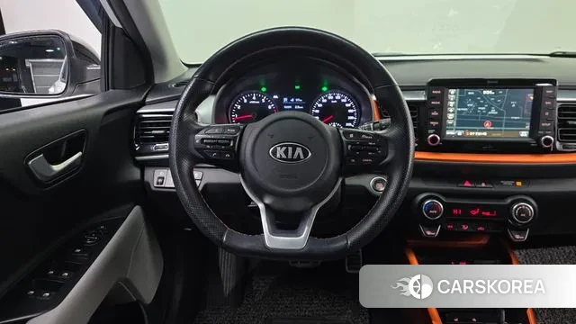 Kia Stonic 2018 Белый из Кореи, фото 4