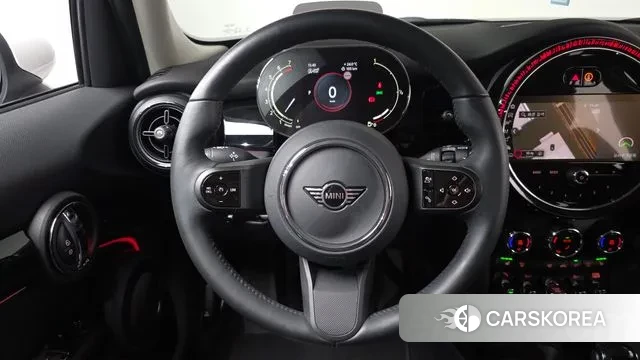 Mini Cooper 2023 Серебряный из Кореи, фото 4
