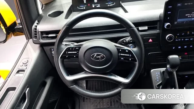 Hyundai Staria 2023 Желтый из Кореи, фото 4