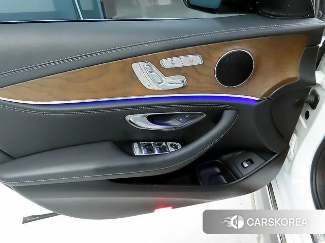 Mercedes-Benz E-Class W213 2020 Белый из Кореи, фото 4