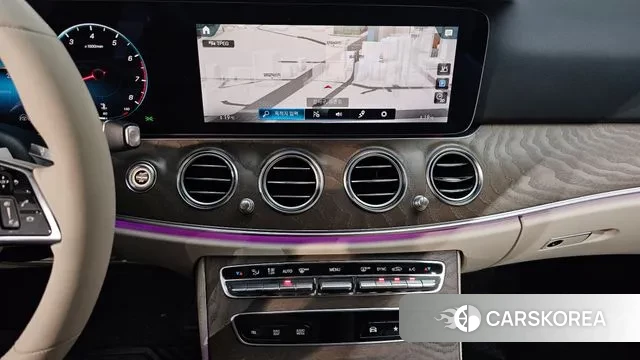 Mercedes-Benz E-Class W213 2022 Белый из Кореи, фото 4