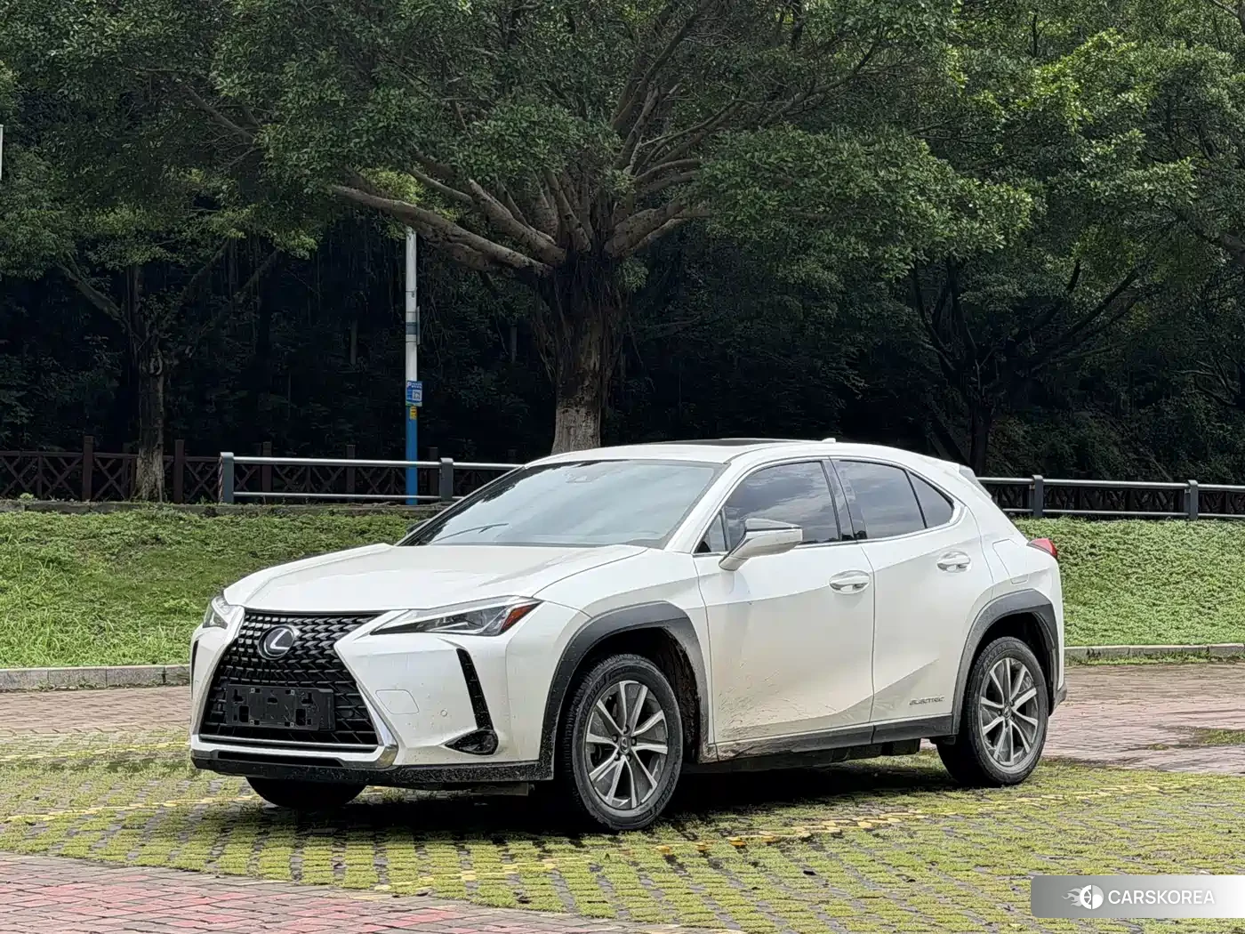 Lexus UX 2023 Белый из Китая, фото 4