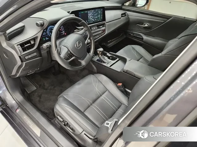 Lexus ES300h 7th generation 2025 Серый из Кореи, фото 4