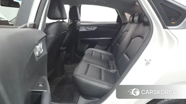 Kia The New K3 2nd generation 2021 Белый из Кореи, фото 4