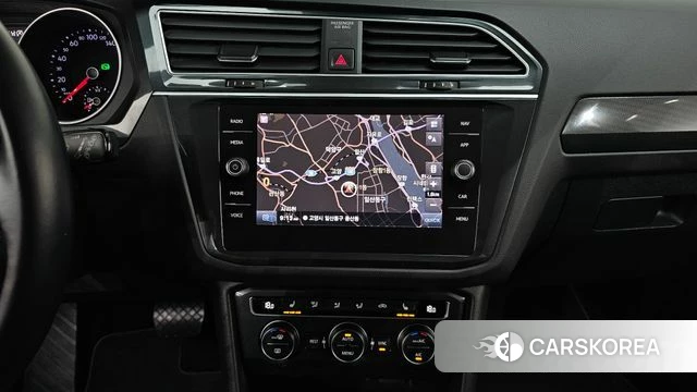 Volkswagen Tiguan second Generation 2019 Серебряный из Кореи, фото 4