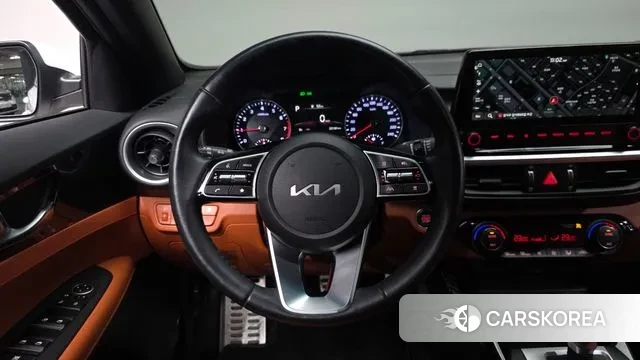 Kia The New K3 2nd generation 2023 Белый из Кореи, фото 4