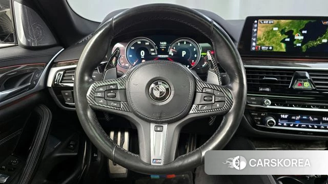 BMW 5 Series (G30) 2018 Белый из Кореи, фото 4