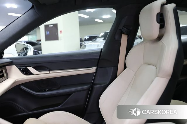 Porsche Taycan 2021 Белый из Кореи, фото 4