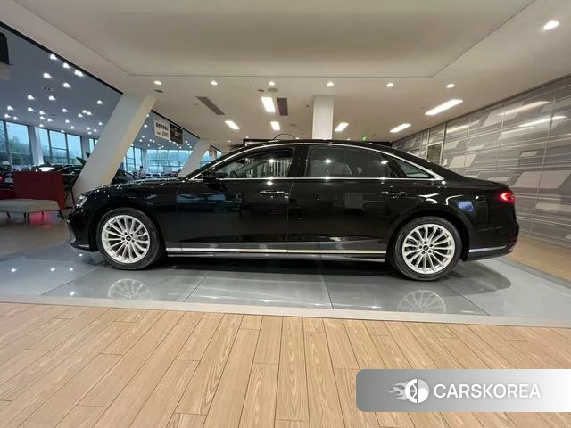 Audi A8 2025 Черный из Китая, фото 4