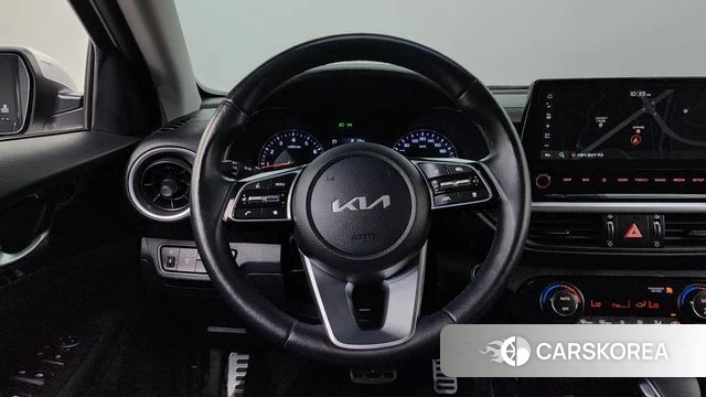 Kia The New K3 2nd generation 2023 Белый из Кореи, фото 4