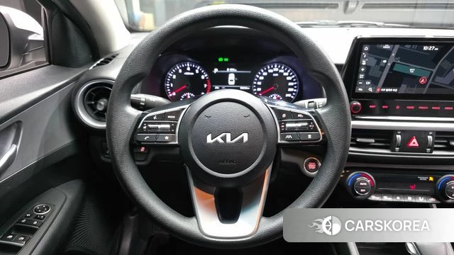 Kia The New K3 2nd generation 2022 Белый из Кореи, фото 4