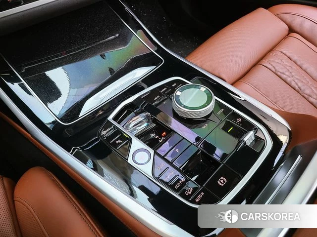BMW X7 (G07) 2023 Серый из Кореи, фото 4