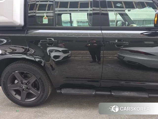 Land Rover Defender (L663) 2025 Черный из Кореи, фото 4