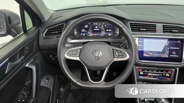 Volkswagen Tiguan second Generation 2024 Серебристо-серый из Кореи, фото 4
