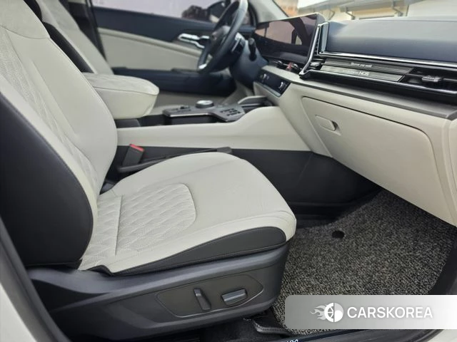 Kia Sportage 5th Generation 2023 Белый из Кореи, фото 4