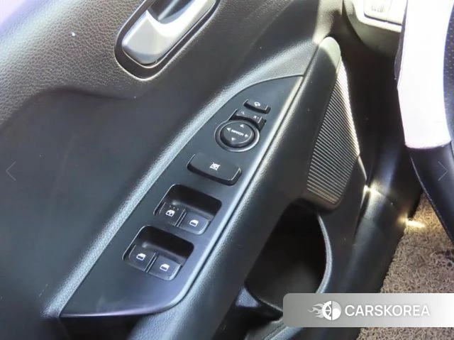 Kia Stonic 2018 Белый из Кореи, фото 4