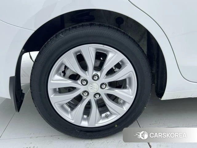 Buick Yinglang 2019 Белый из Китая, фото 4