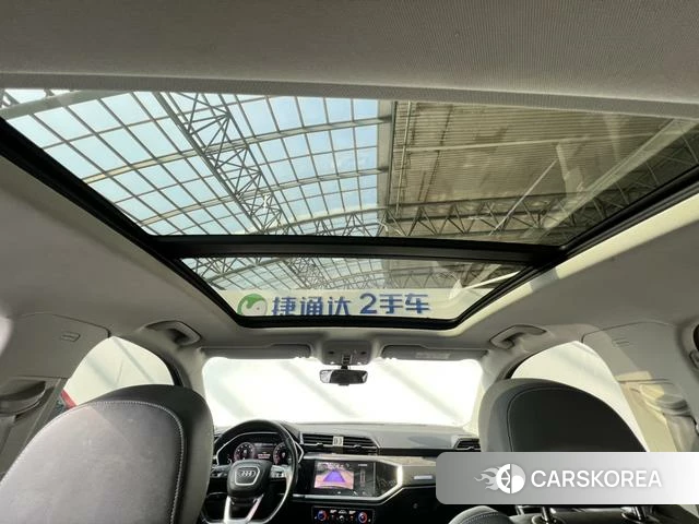 Audi Q3 2021 Темно-серый из Китая, фото 4