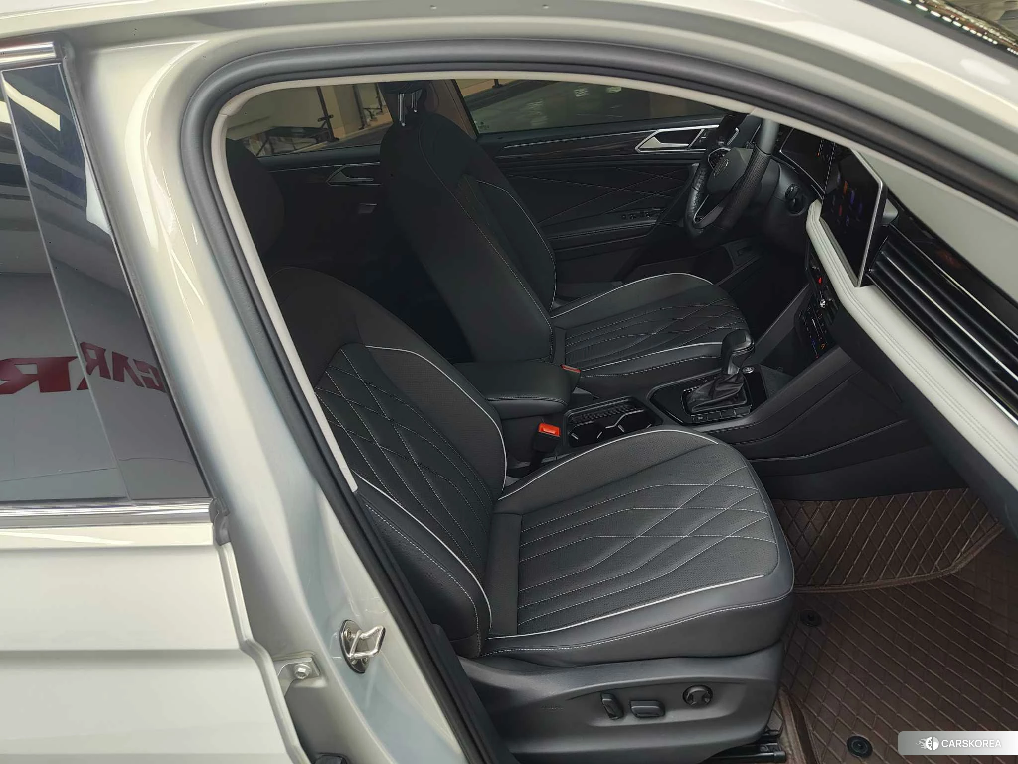 Volkswagen Tiguan L 2021 Шампань из Китая, фото 4