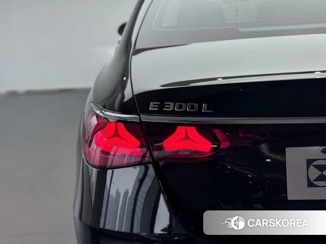 Mercedes-Benz E-class 2024 Черный из Китая, фото 4