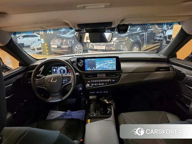 Lexus ES300h 7th generation 2025 Белый из Кореи, фото 4