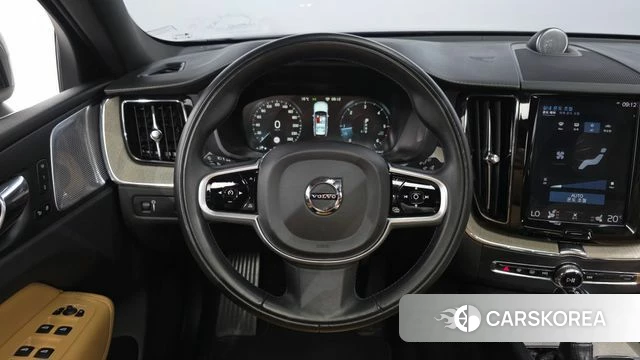 Volvo XC60 second Generation 2018 Песочный из Кореи, фото 4