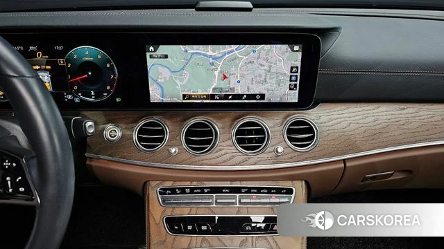 Mercedes-Benz E-Class W213 2021 Белый из Кореи, фото 4