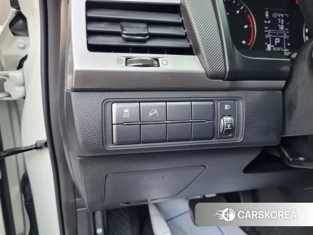 Ssangyong Rexton Sports 2018 Белый из Кореи, фото 4