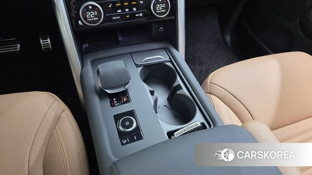 Land Rover Discovery 5 2025 Песочный из Кореи, фото 4