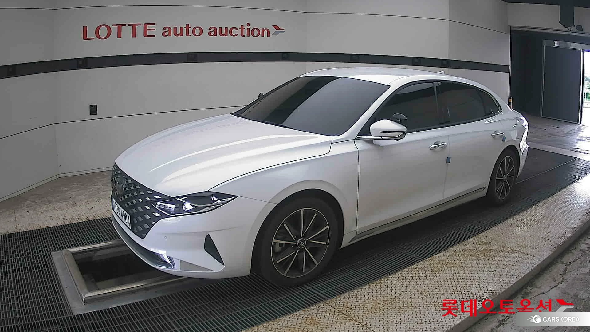 Hyundai Grandeur 2023 Creamy White Pearl (optional) из Кореи, фото 4
